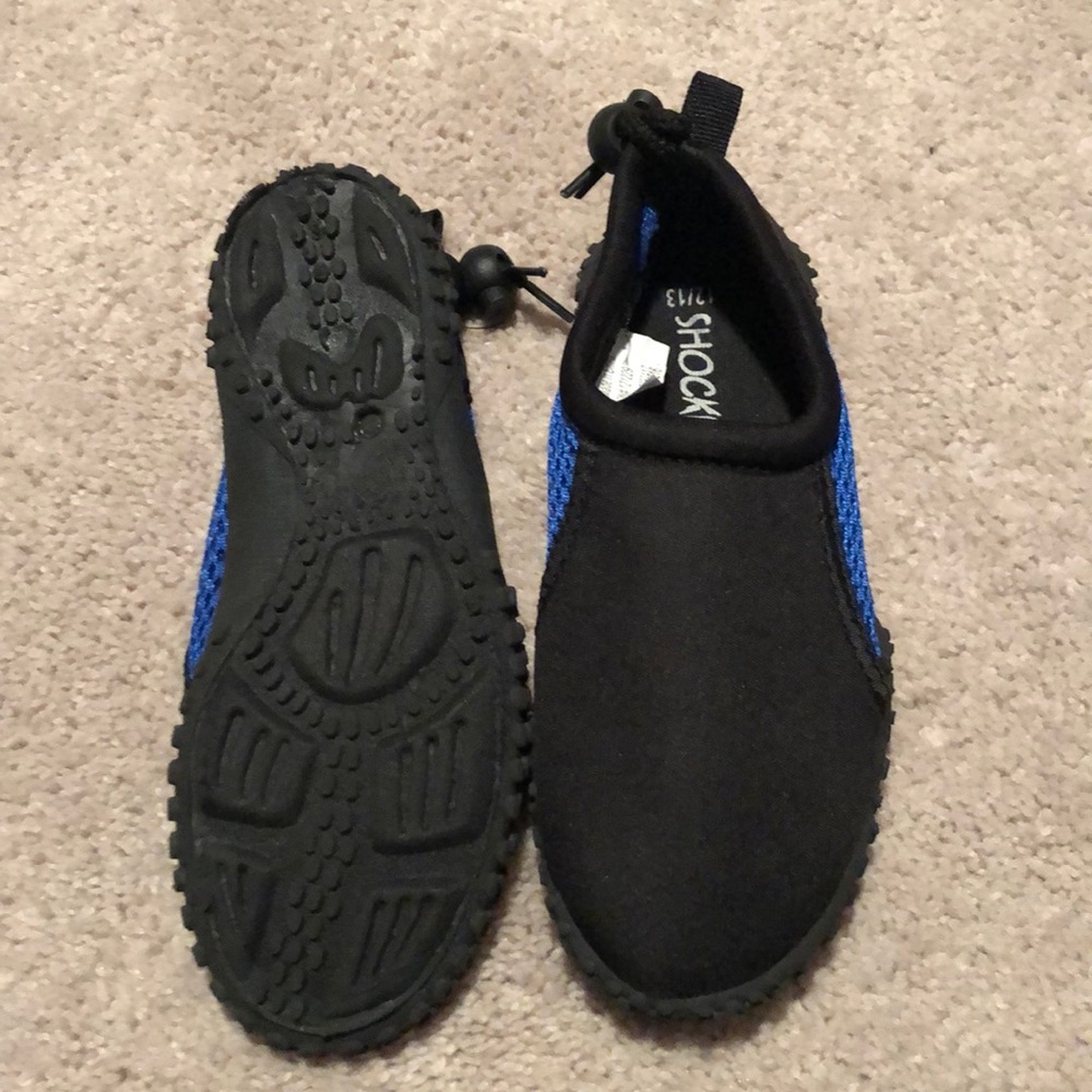 Water shoes - kids 12/13